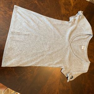 Old Navy t-shirt